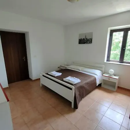 Grappolonero Laino Castello